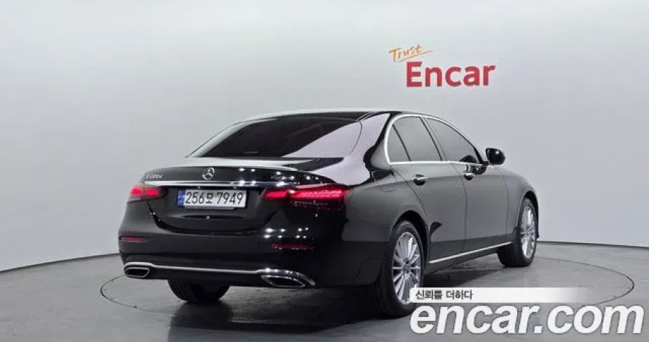Mercedes-Benz E-Class 
