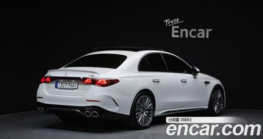 Mercedes-Benz E-Class 