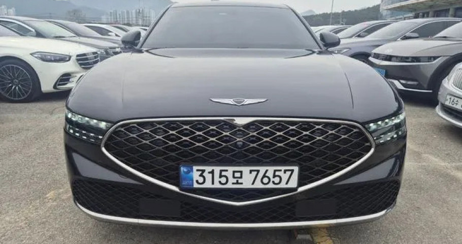 Genesis G90 