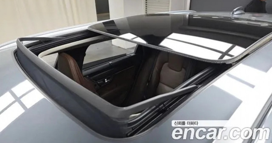 Volvo V90 