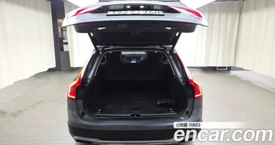 Volvo V90 