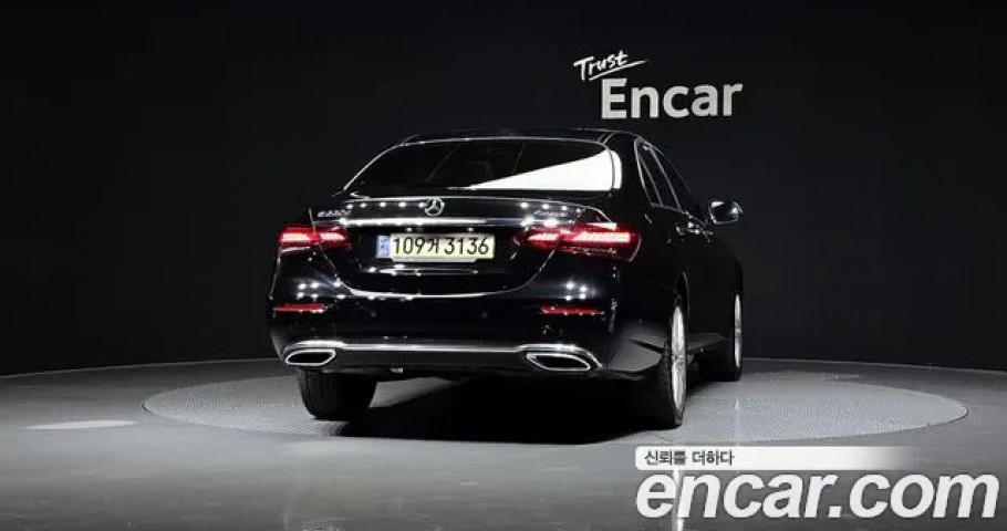 Mercedes-Benz E-Class 