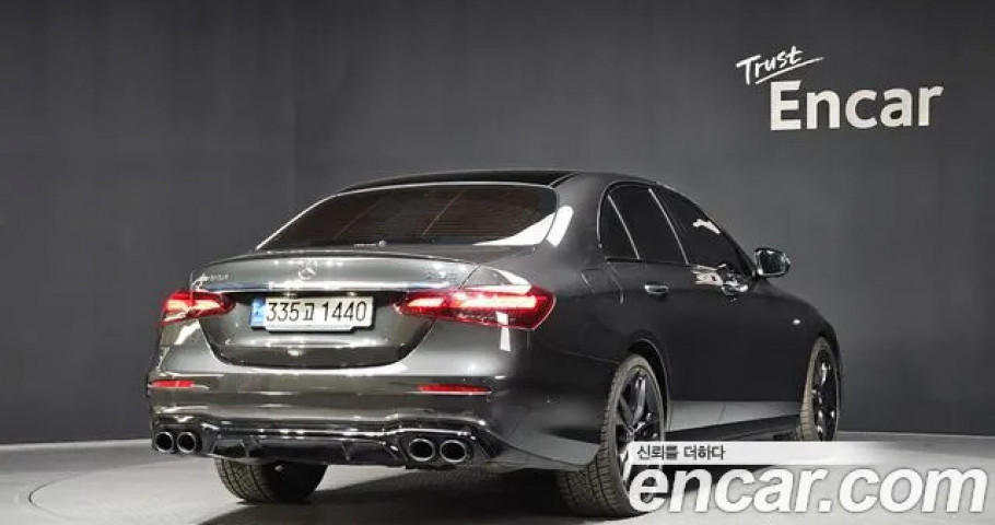 Mercedes-Benz E-Class 