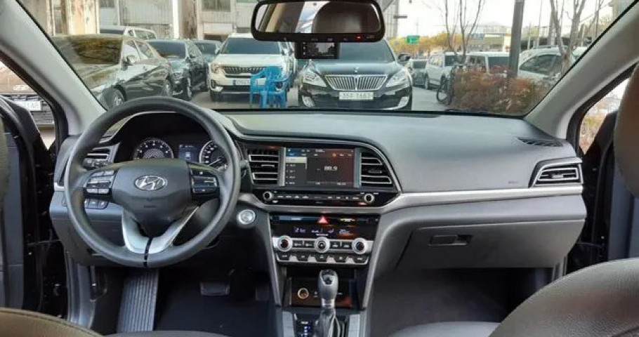 Hyundai Avante (Elantra) 