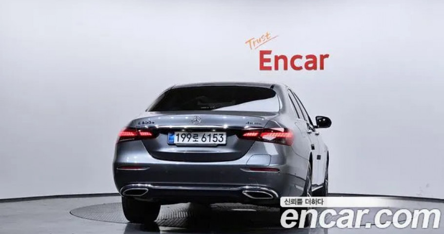 Mercedes-Benz E-Class 