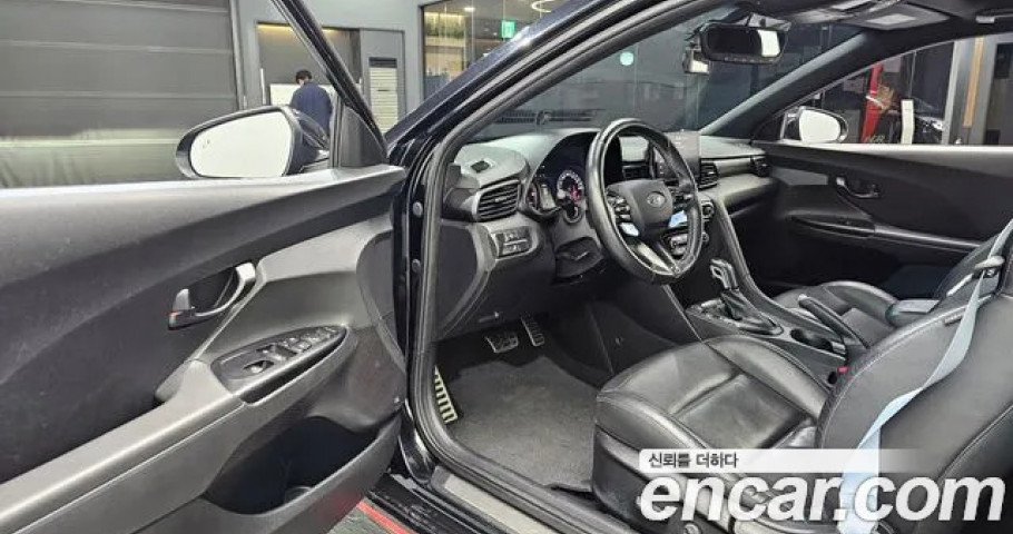 Hyundai Veloster 