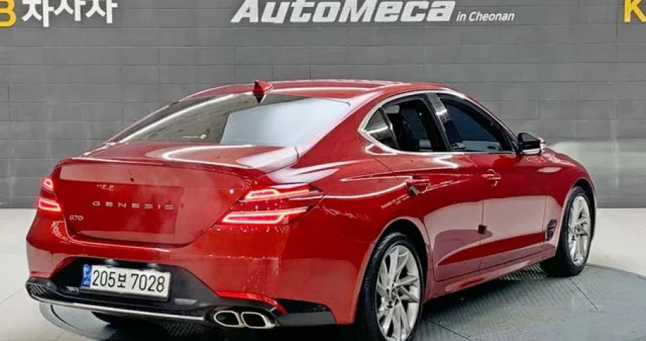 Genesis G70 