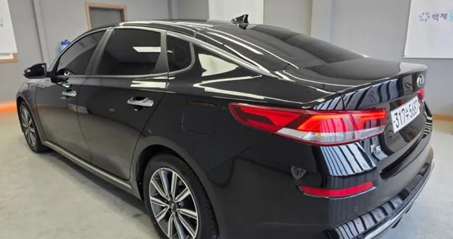 Kia K5 