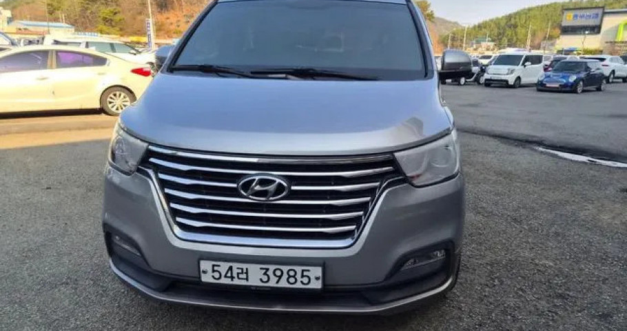 Hyundai Starex 