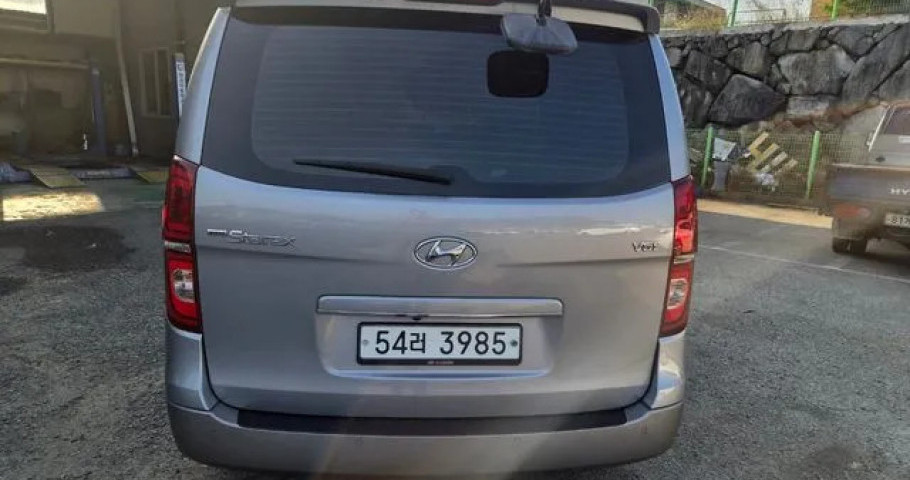 Hyundai Starex 