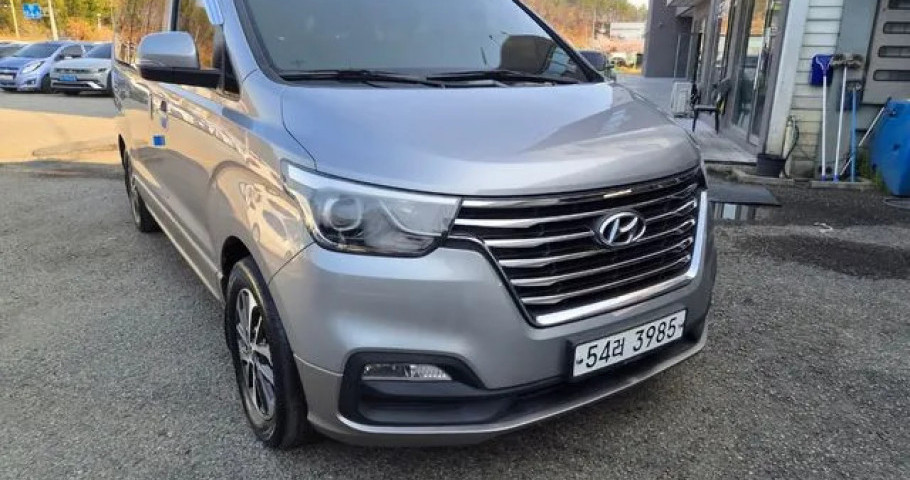 Hyundai Starex 