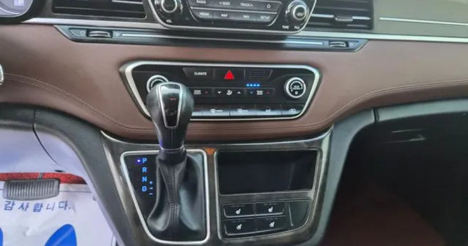 Hyundai Starex 