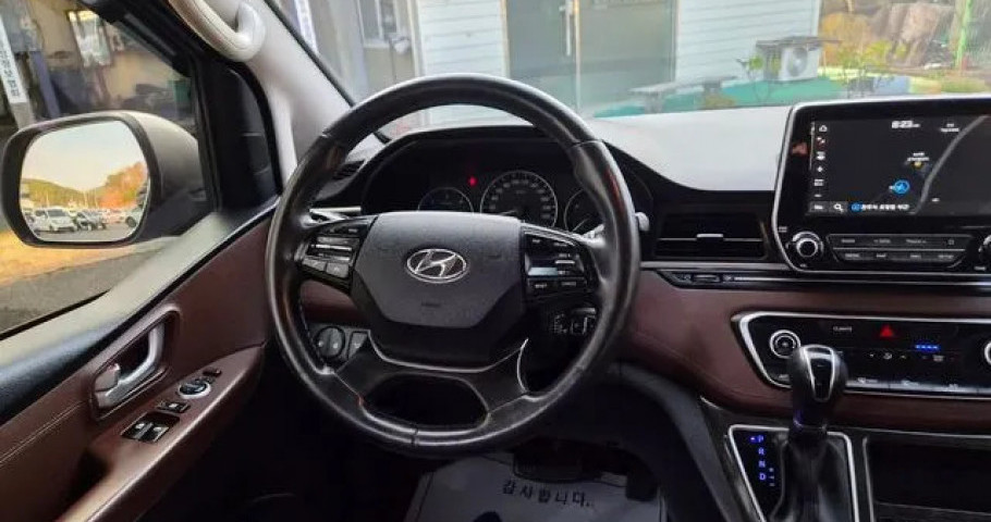 Hyundai Starex 