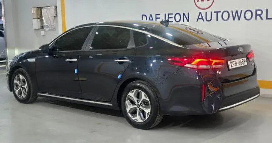 Kia K5 