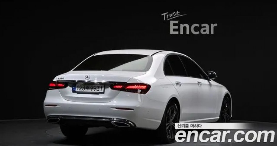 Mercedes-Benz E-Class 