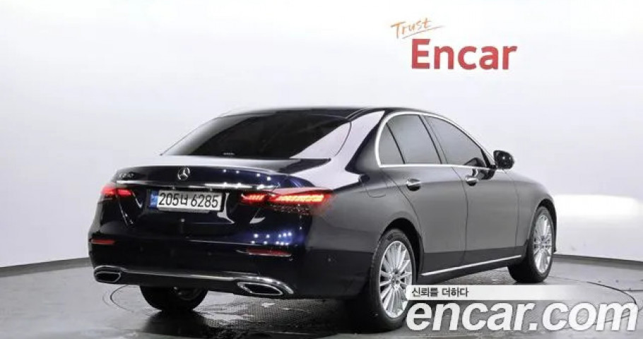 Mercedes-Benz E-Class 