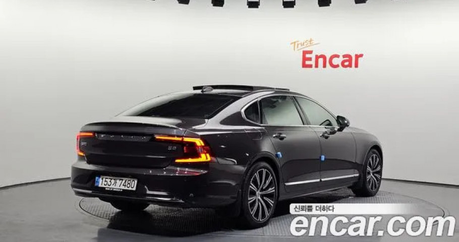 Volvo S90 