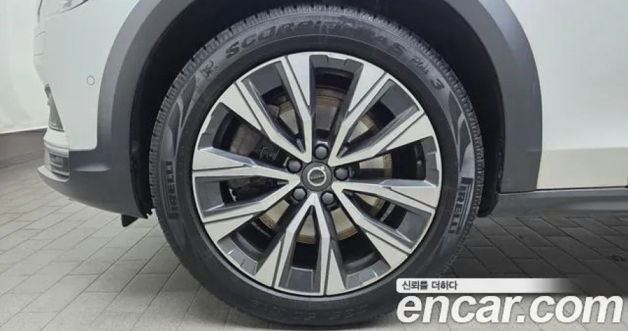 Volvo V90 