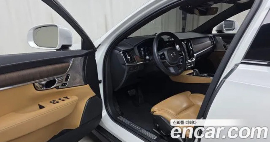 Volvo V90 