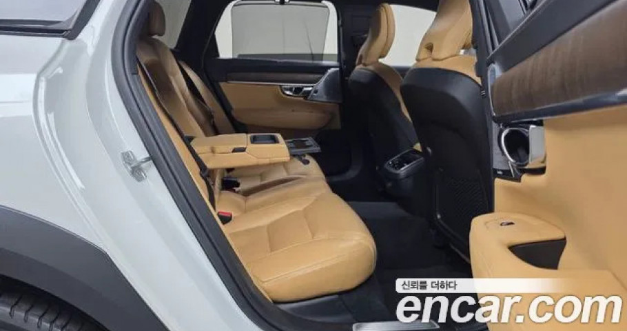 Volvo V90 