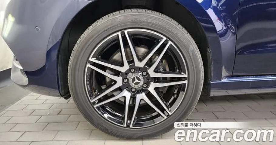 Mercedes-Benz V-Class 