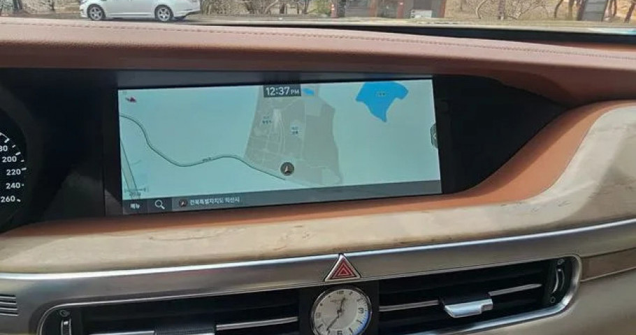 Genesis G90 