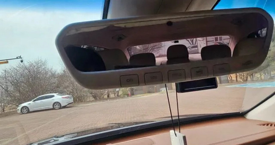 Genesis G90 