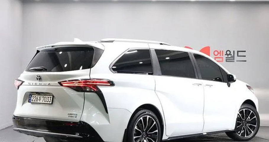 Toyota Sienna 