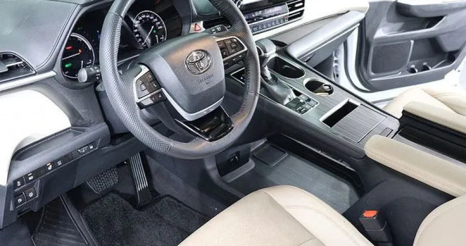 Toyota Sienna 