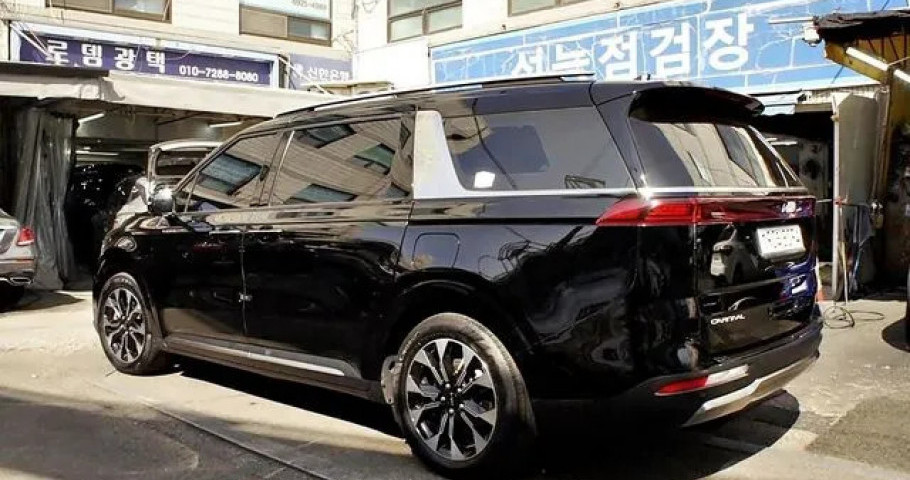 Kia Carnival 