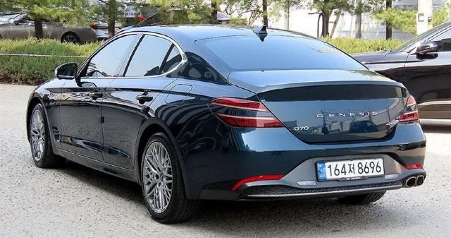 Genesis G70 