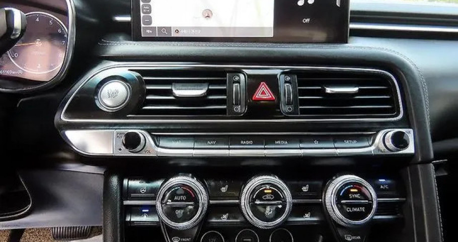 Genesis G70 