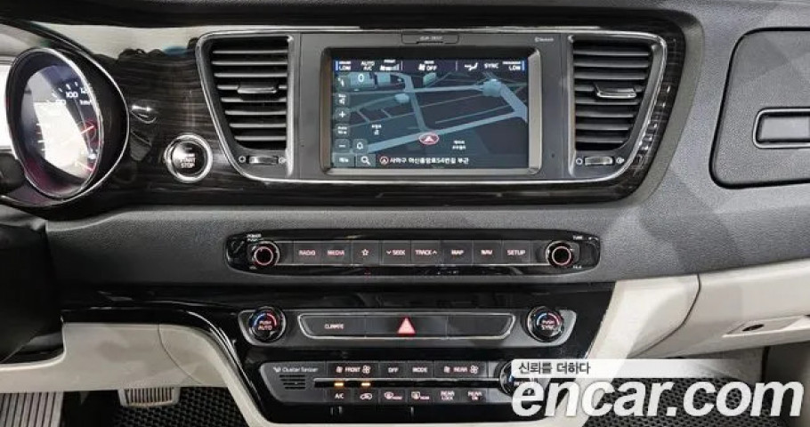 Kia Carnival 