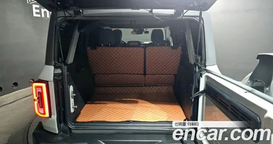 Ford Bronco 