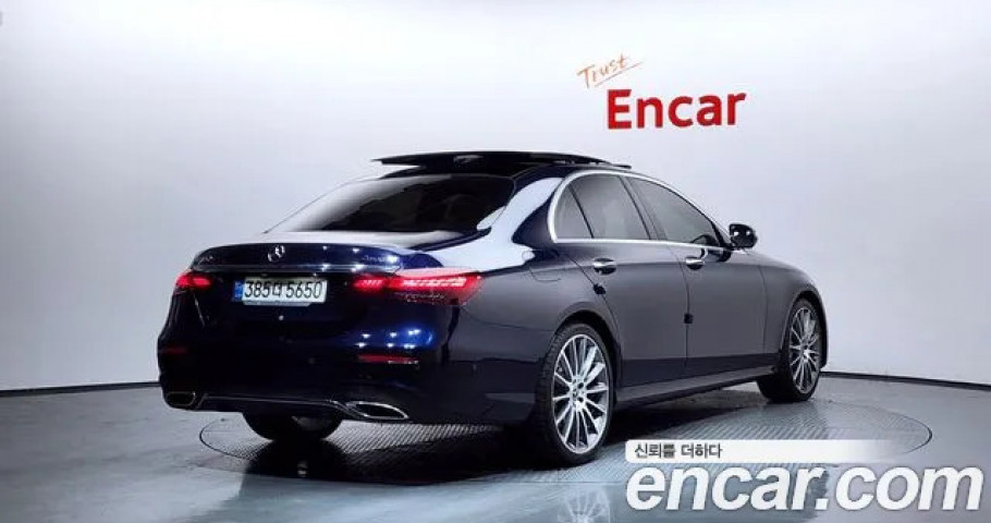 Mercedes-Benz E-Class 