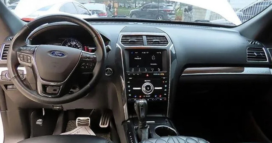 Ford Explorer 