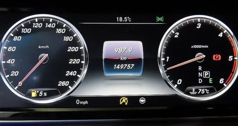 Mercedes-Benz S-Class 