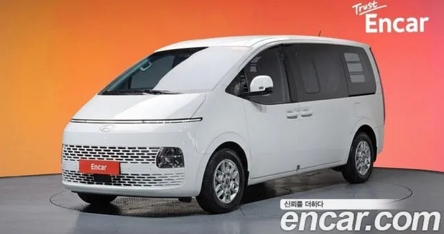 Hyundai Staria 