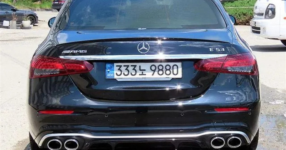 Mercedes-Benz E-Class 