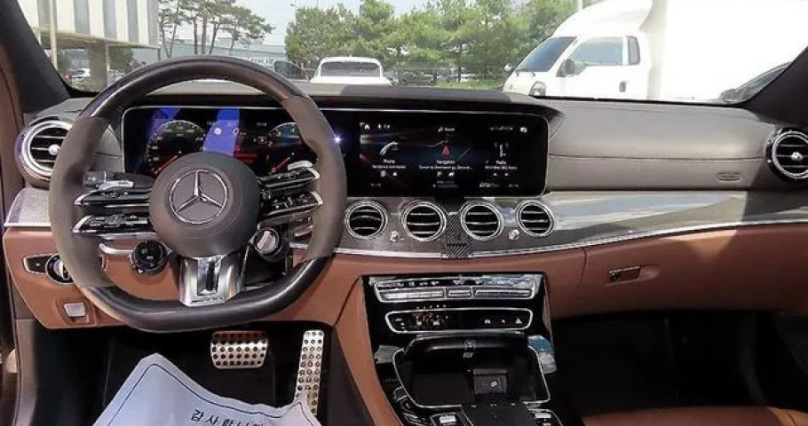 Mercedes-Benz E-Class 