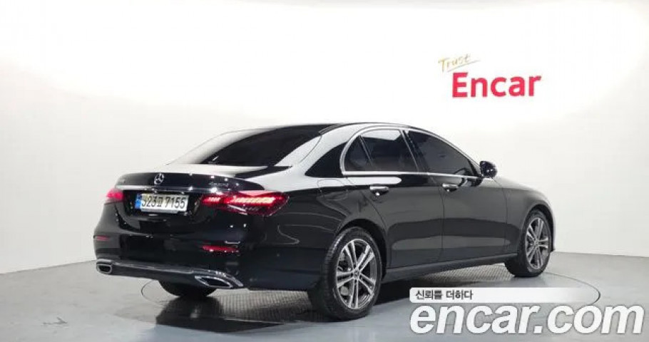 Mercedes-Benz E-Class 