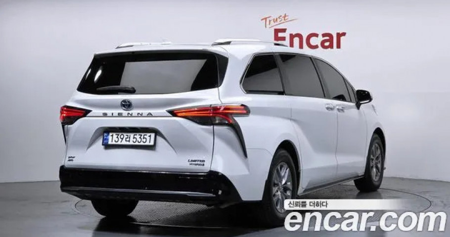 Toyota Sienna 