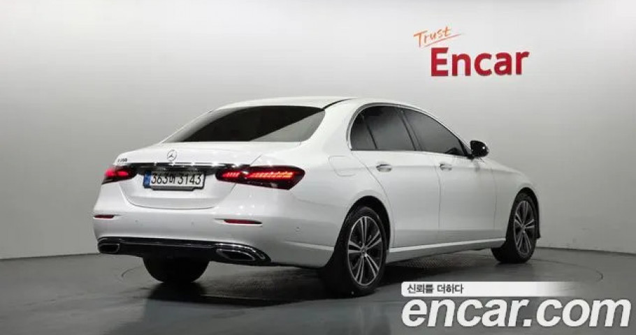 Mercedes-Benz E-Class 