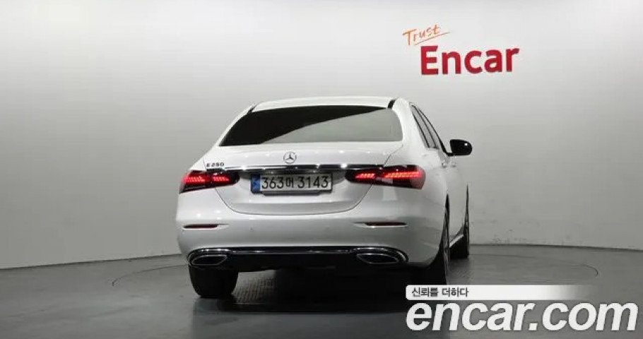 Mercedes-Benz E-Class 