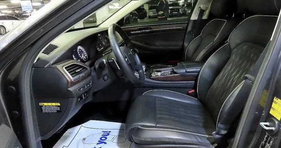Genesis G90 