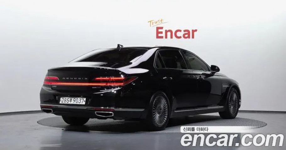 Genesis G90 