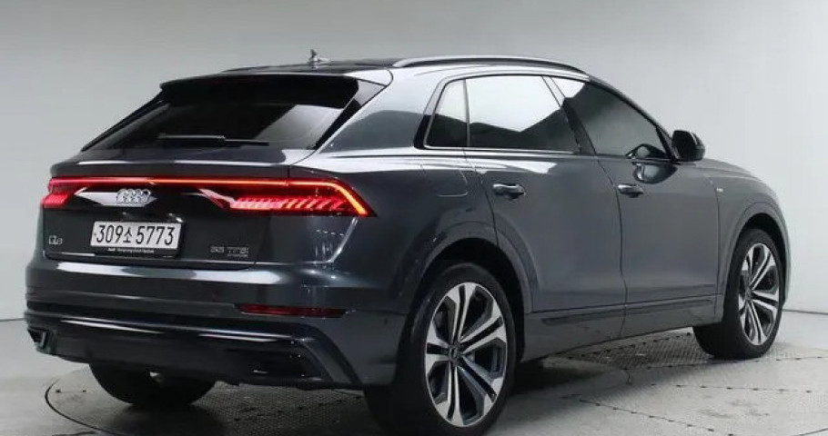 Audi Q8 