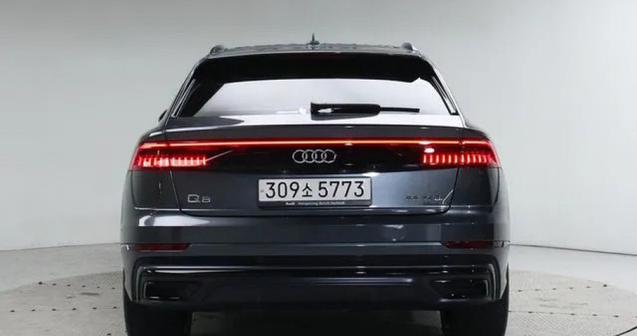 Audi Q8 