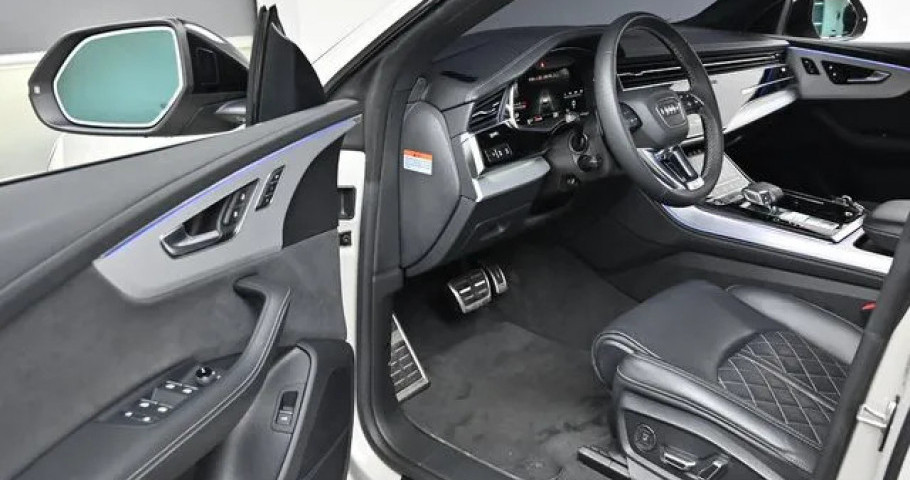 Audi Q8 