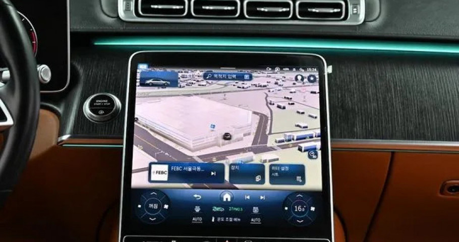 Mercedes-Benz S-Class 